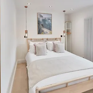  Apartment Host & - Abbey Hus United Kingdom